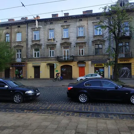 біля жд Lviv